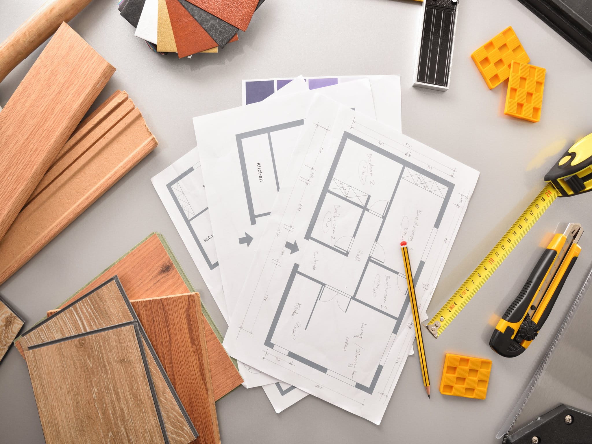 Work,Table,Of,A,Decorator,With,Samples,Of,Wood,Materials